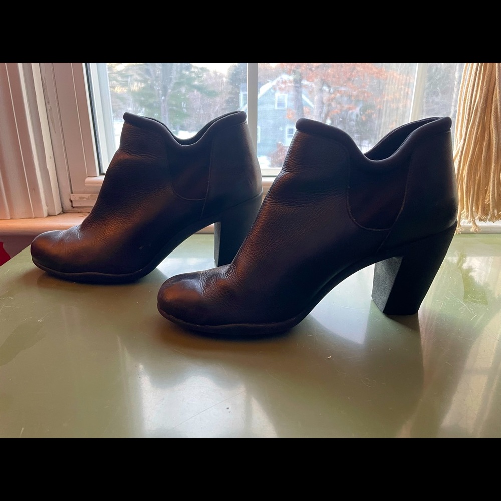 Clarks Heeled Booties, 7.5